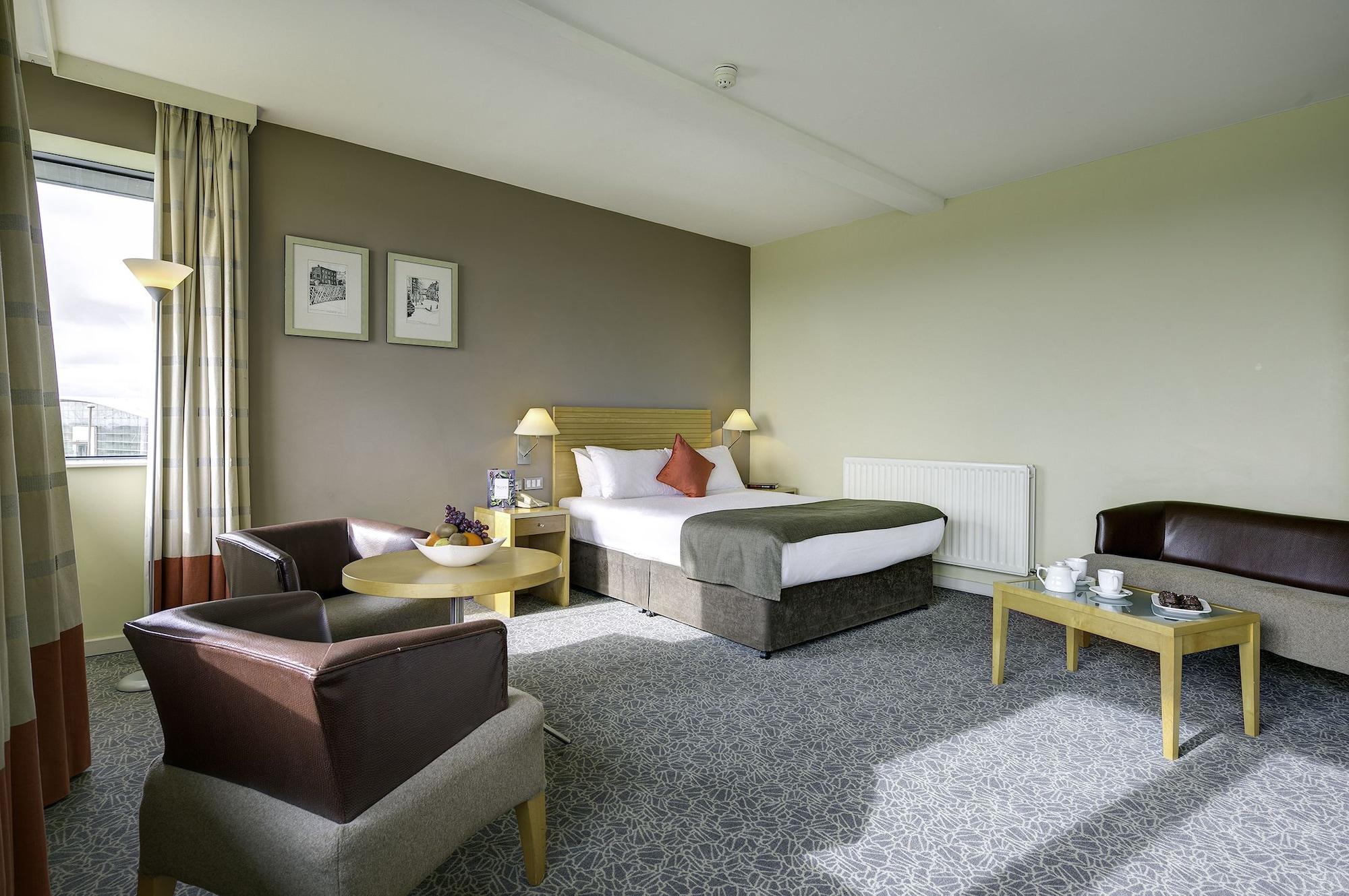 Cork Airport Hotel Екстериор снимка