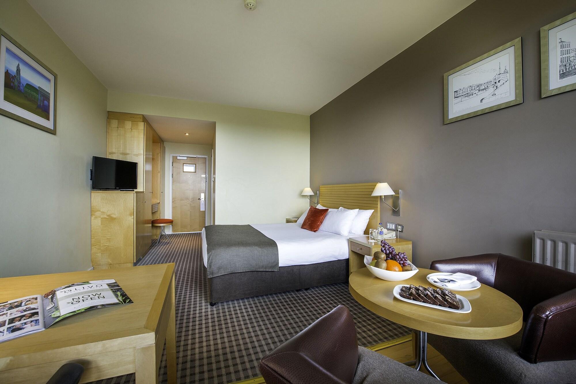 Cork Airport Hotel Екстериор снимка