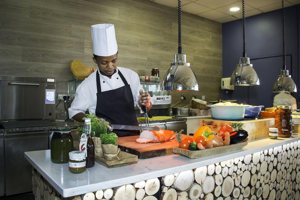 Cork Airport Hotel Екстериор снимка