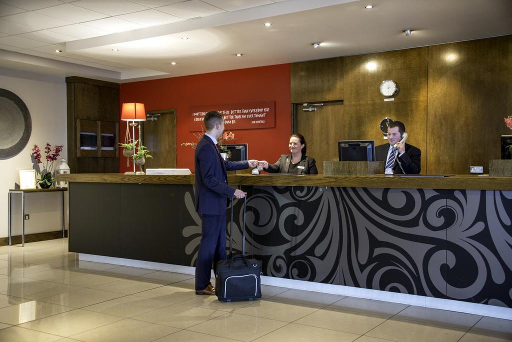 Cork Airport Hotel Екстериор снимка