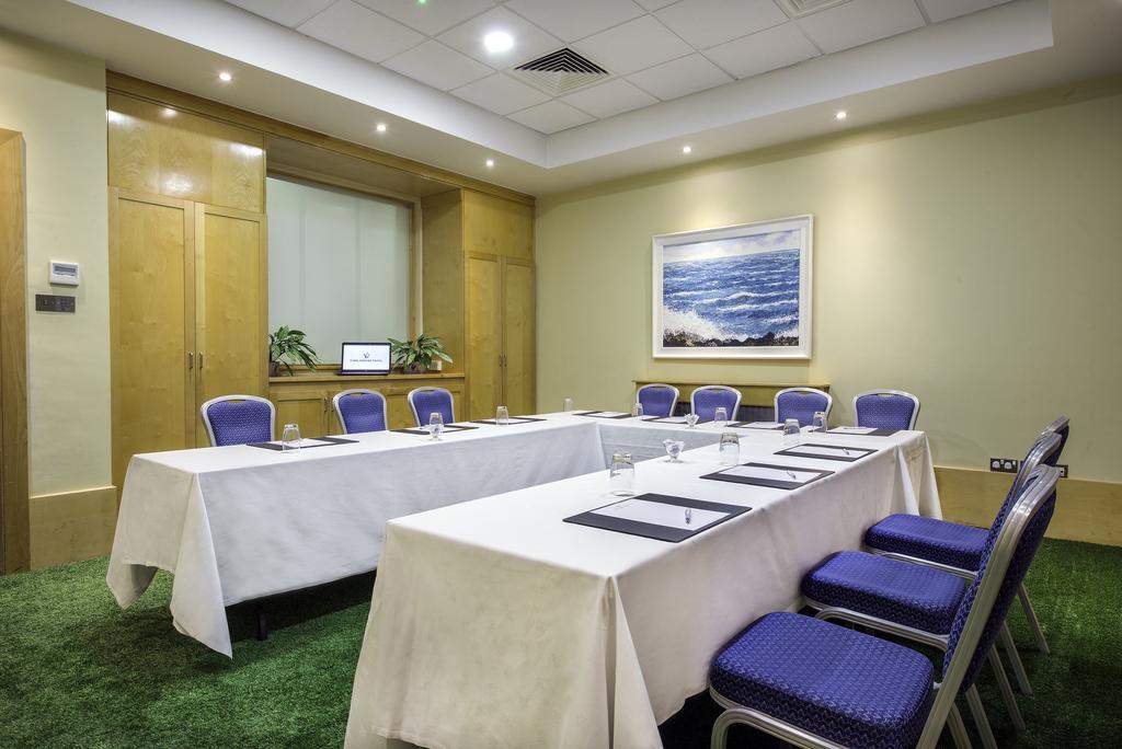 Cork Airport Hotel Екстериор снимка