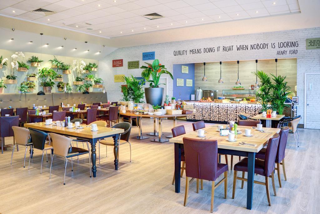 Cork Airport Hotel Екстериор снимка