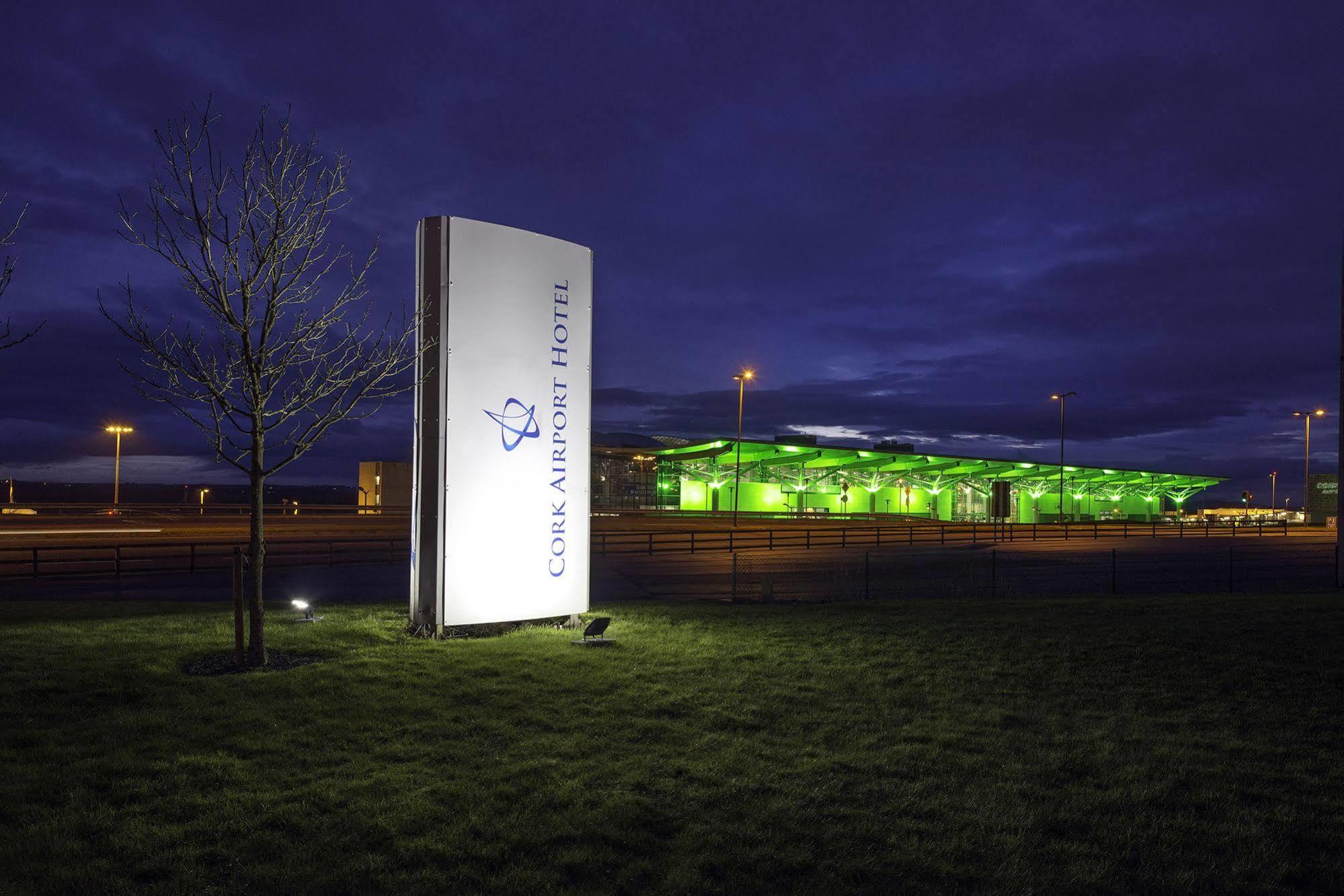Cork Airport Hotel Екстериор снимка