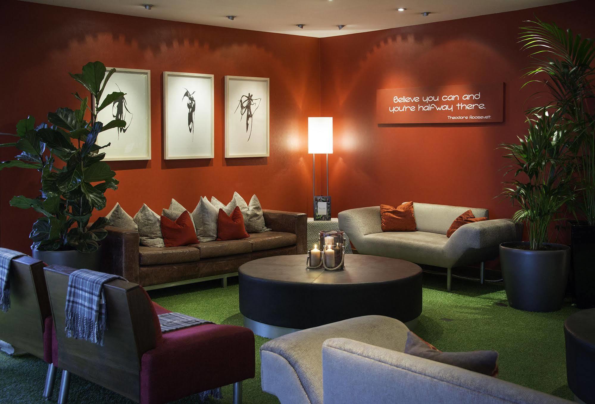 Cork Airport Hotel Екстериор снимка
