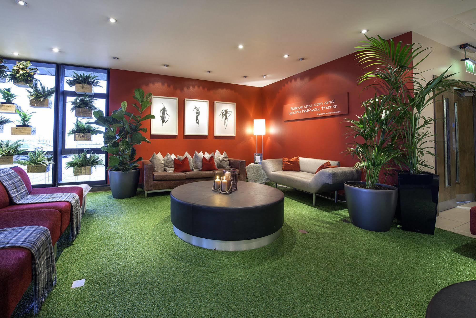 Cork Airport Hotel Екстериор снимка