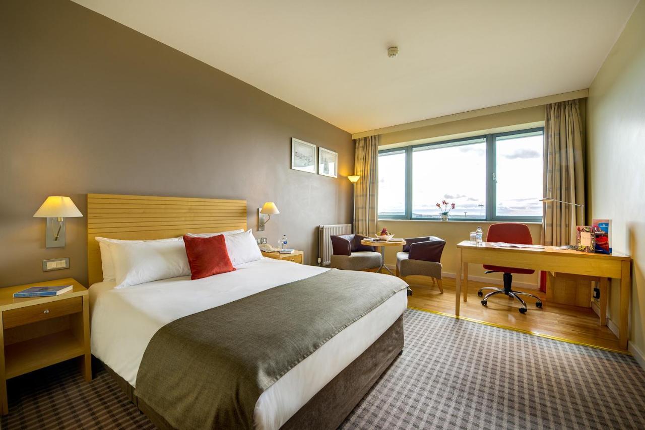 Cork Airport Hotel Екстериор снимка